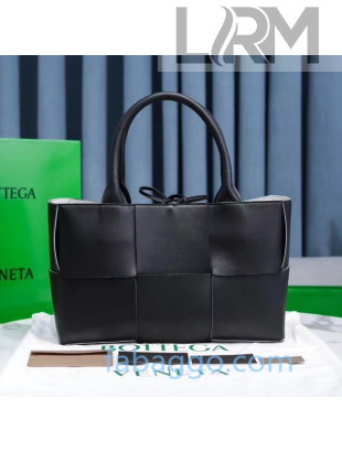 Bottega Veneta Arco Tote Bag in Maxi-Woven Lambskin Black 2020 614486