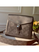 Louis Vuitton Men's Outdoor Flap Slim Messenger Shoulder Bag M30413 Black 2020