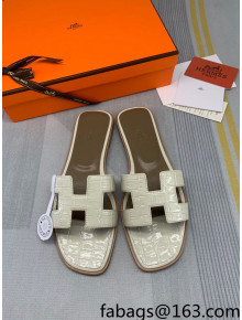 Hermes Oran Stone Embossed Leather Flat Slide Sandals White 2022 01