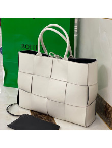 Bottega Veneta Maxi Arco Tote Bag in Woven Lambskin White 2021 620623